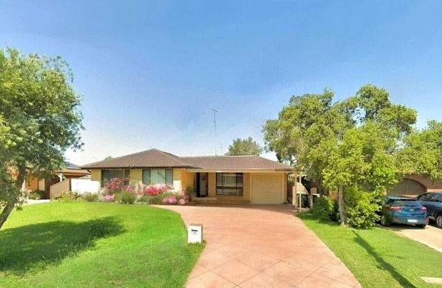 Cheerful 4 Bedrooms with Free Parking