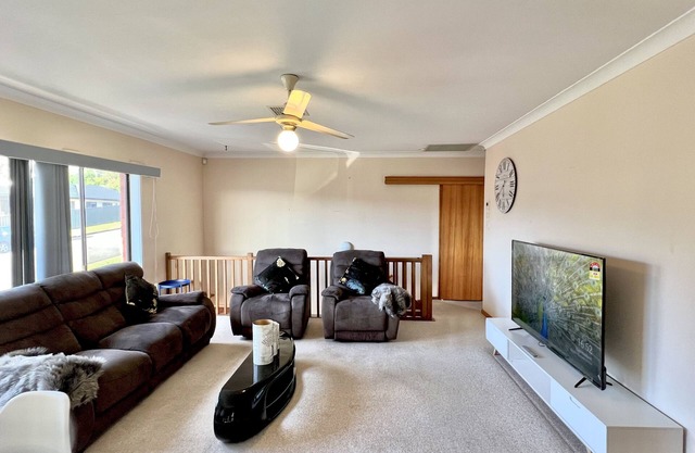 Cheerful beach house at redhead beach