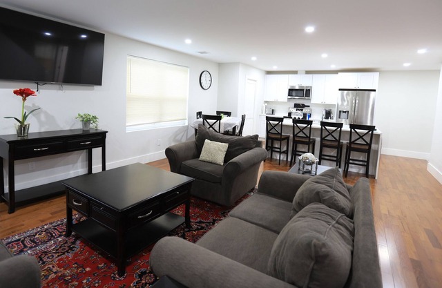 Cheerful New Townhouse