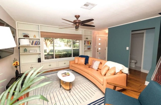 Cheerful Scottsdale Townhouse w/ALL the Amenities