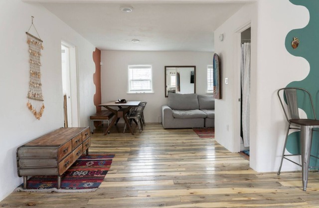 Cheerful Two Bedroom Casita With Rustic Charm