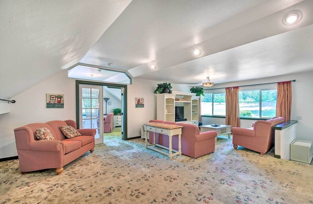 Chehalis Retreat w/Scenic Views!
