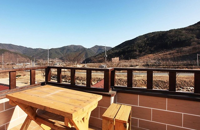 Cheongdo Mountains Bed and Breakfast