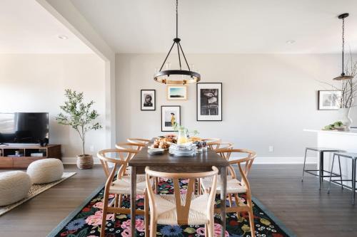Cherokee by AvantStay Contemporary Design in a Prime Location