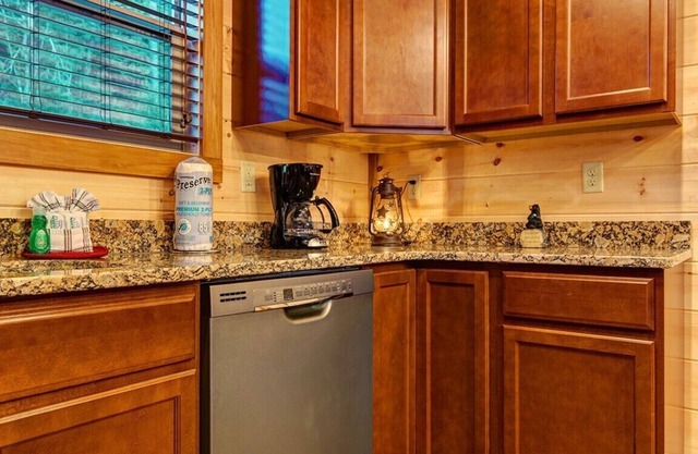 Cherokee Wind - 1 Bedrooms, 1 Baths, Sleeps 4 by RedAwning