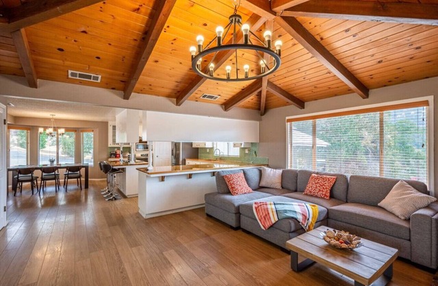 Cherry Cottage 15 min from Yosemite South Entrance