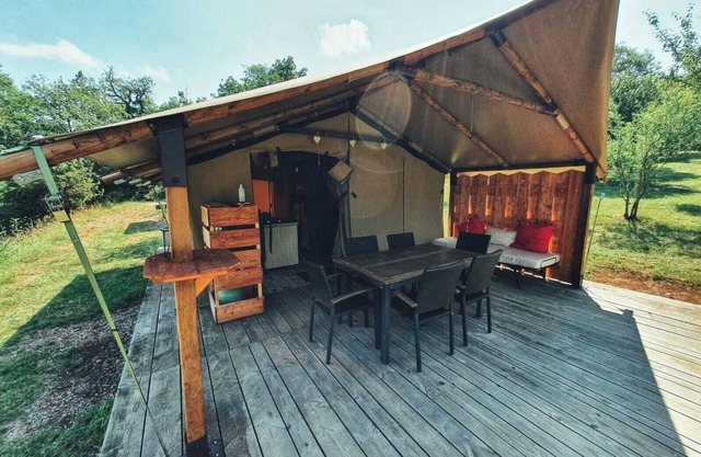 Cherry Lodge tent for 4 people