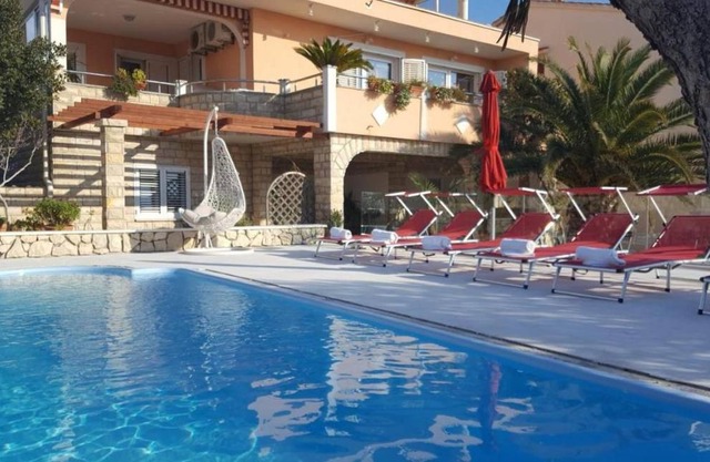 Cherry - relax & chill by the pool: A5 (2) - Novalja