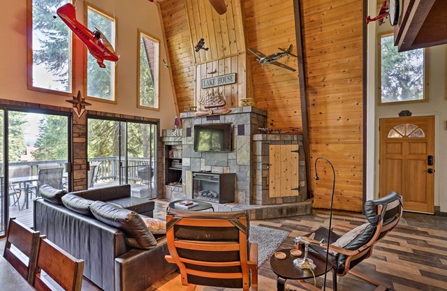 Chester Cabin w/Deck - Walk to Lake + Golfing!