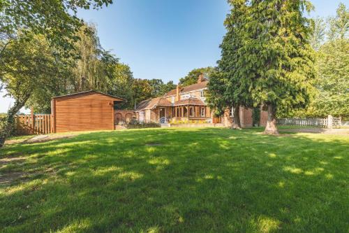 Chestnut Cottage - Stunning Countryside Views! PARKING, 4 BED, 3 BATHROOMS