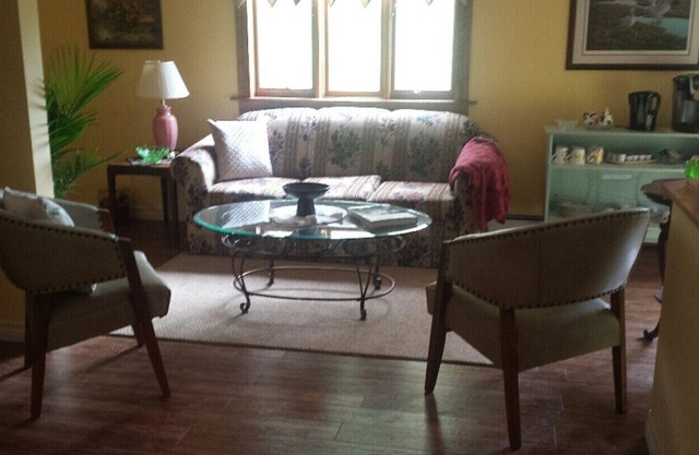 Chestnut Lane Bed & Breakfast - The Sand Room