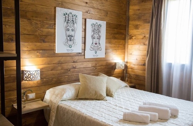 CHESTNUT OAK SUITE