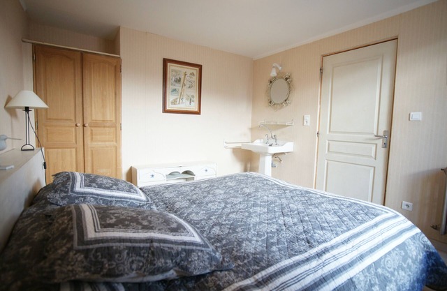 Chez Jean Pierre - Couple room in a 17th century house - n ° 1