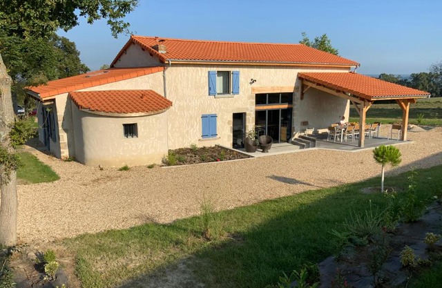 CHEZ LE DAMIAN