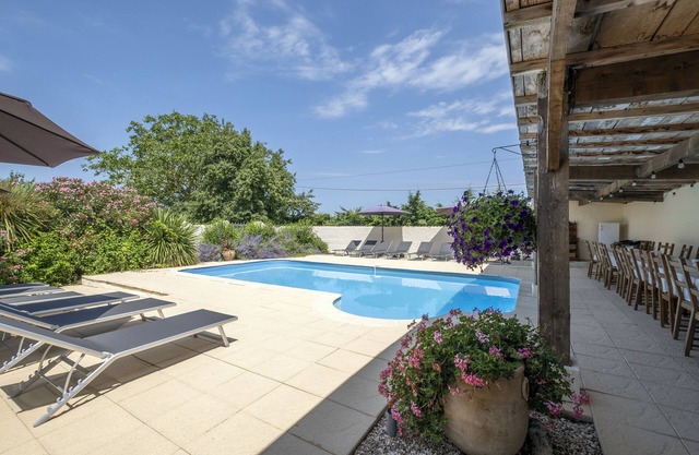 Chez les Rois, Luxe Domaine in La Charente, met 11 Slaapkamers en 9 Badkamers