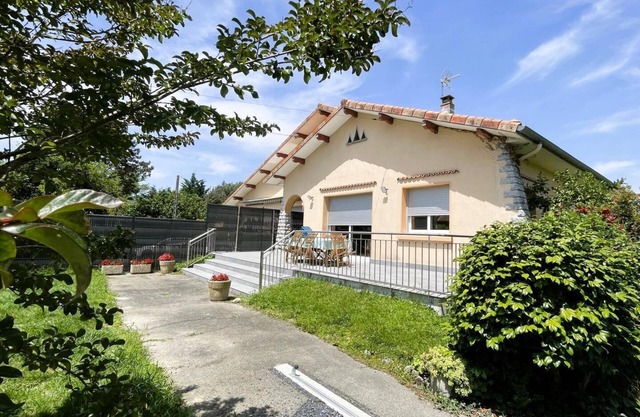 CHEZ URDOUS - BOUGARBER