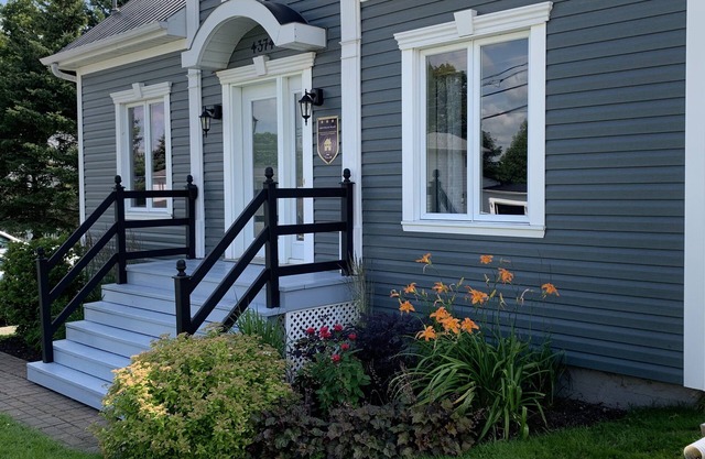 Chez-Vous au Village: Calm, confort & full amenities
