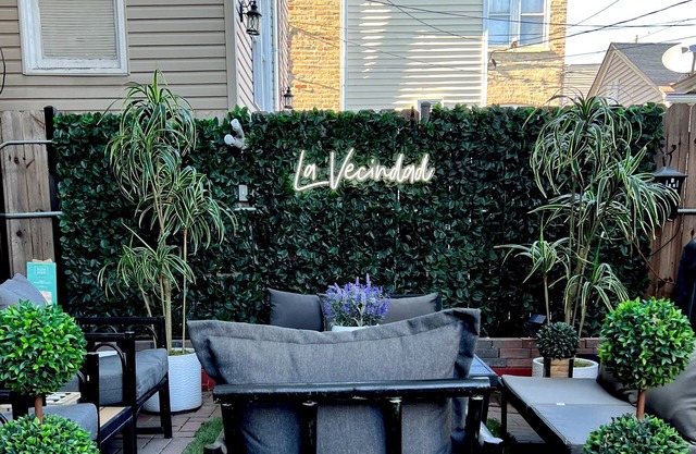 Chic 1-bedroom apartment in phenomenal Chicago with WiFi, AC