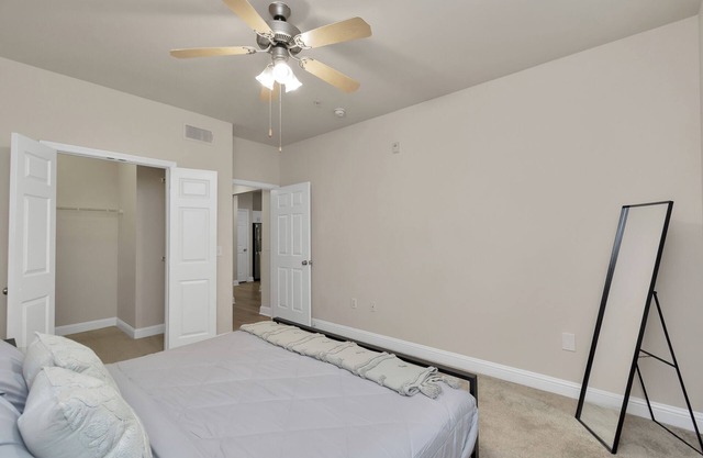 Chic 1-bedroom apartment with WiFi, fitness room in vibrant Houston