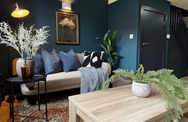 Chic 2-bed loft, Central Leeds