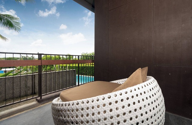 Chic 2-bedroom apartment in marvelous Tambon Rawai with WiFi, fitness room