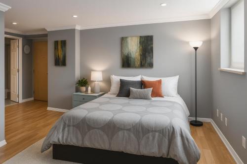 Chic 2-Bedroom Condo for Modern Living