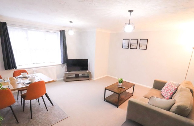 Chic 2BR Flat in Bishop's Stortford