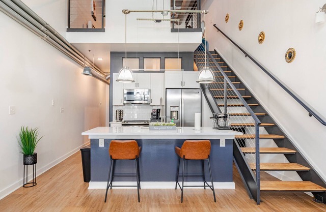 Chic 2BR2BA Loft – Atlantic Station, Walk to Shops, Dining & Events