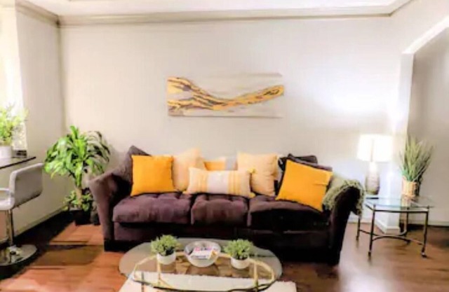 Chic Atlanta Oasis w/Gym + Pool Near Downtown