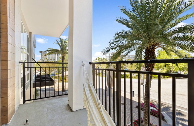 Chic bnb near airport and mall