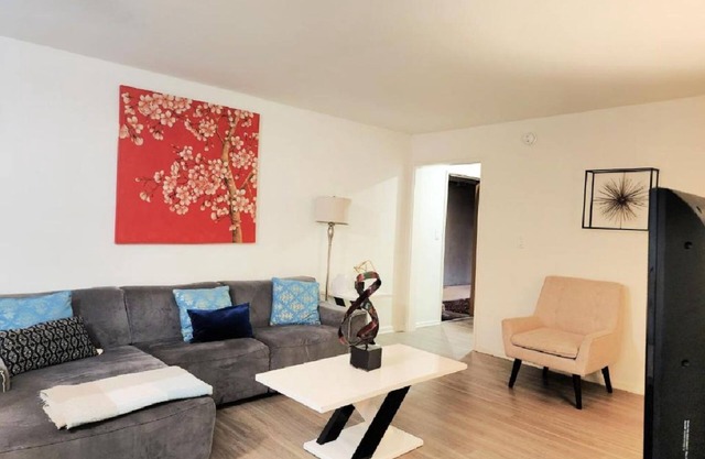 Chic & Cozy 2BR at Westpark Luxe – Complimentary Parking