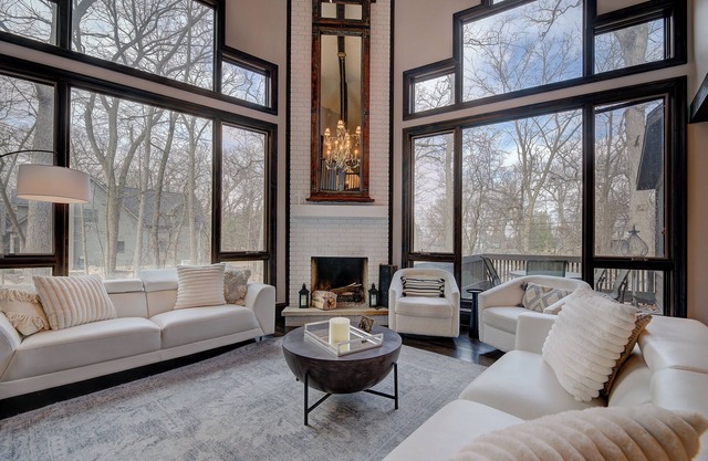 Chic cozy home located in the heart of Fontana on Lake Geneva!