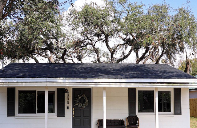 Chic & Cozy retreat near Tampa