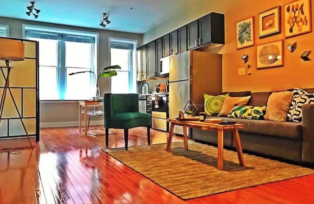 Chic Downtown Studio! 4 Min Walk to Waterfront!