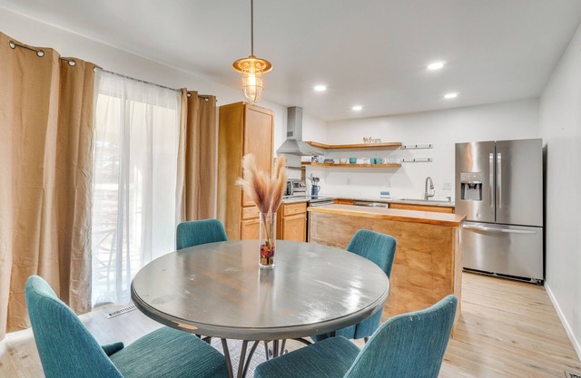 Chic Farmhouse, 3Mi to Lake-Pet Friendly & Golfing