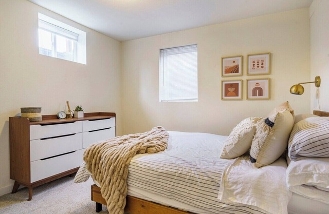 Chic Home Pet-Friendly + Private Fenced Yard