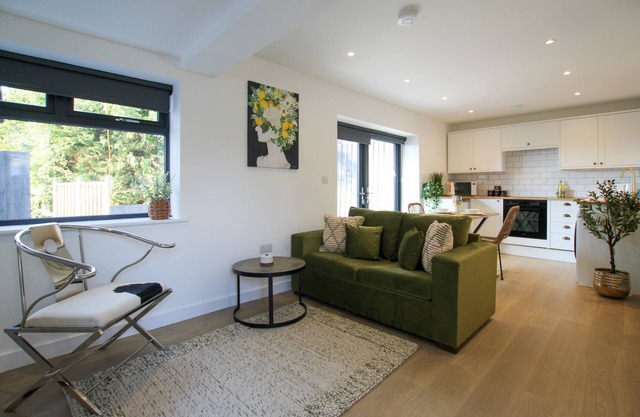 Chic & Peaceful Annex in Heswall Private Garden