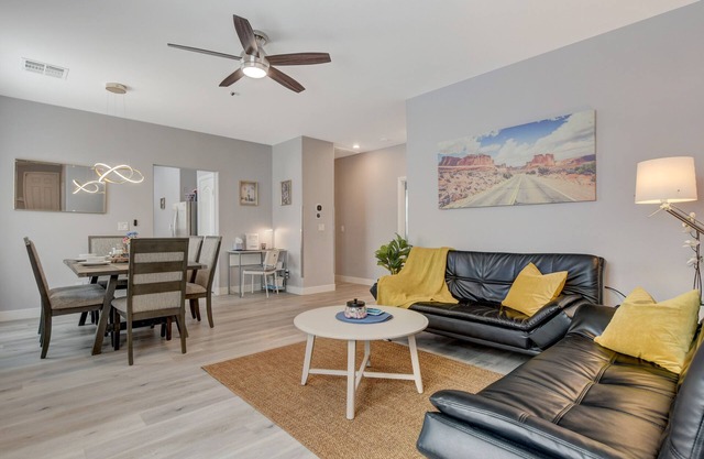 Chic Single Story 3br House Close To Strip & Airport