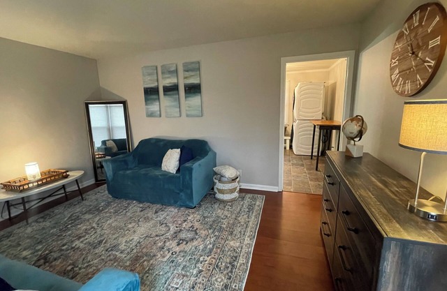 Chic & Spacious 3-Bedroom Retreat in the Heart of Clarksville