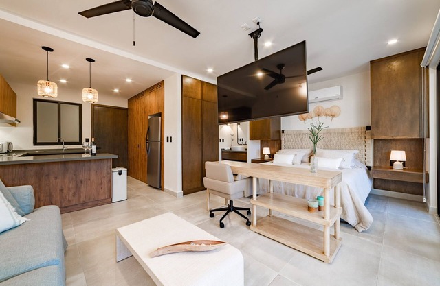 Chic Studio in Downtown Santa Cruz