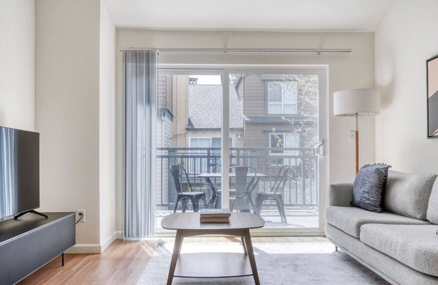 Chic Sunnyvale 2BR w/ W/D, Pool & Gym, walk to Google, by Blueground