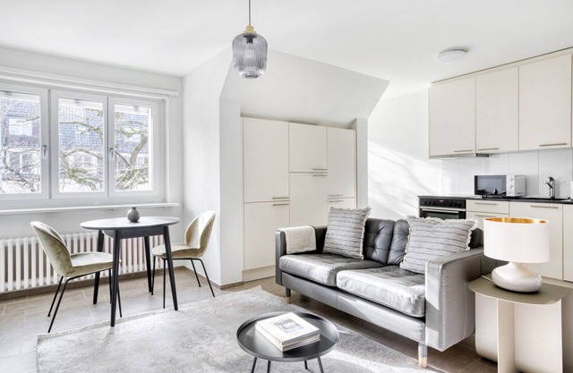 Chic Unterstrass 2.5 Room w/Storage, 2 mins to market, by Blueground