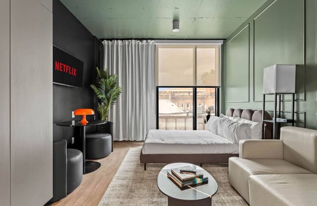 Chic Ybor Escape | Free Parking | Mins to DT!