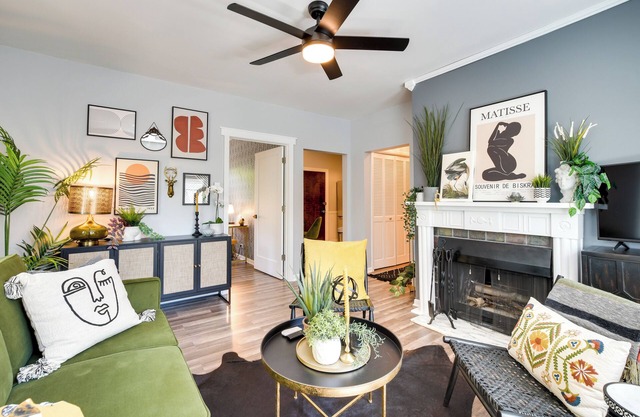 Chicago Condo: Near Lincoln Park & DePaul!