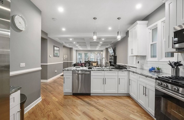 Chicago Rental - Vernon Ave