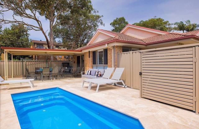 Chill Out at Fingal - Jellicoe Close - Pet Friendly Duplex in Fingal Bay