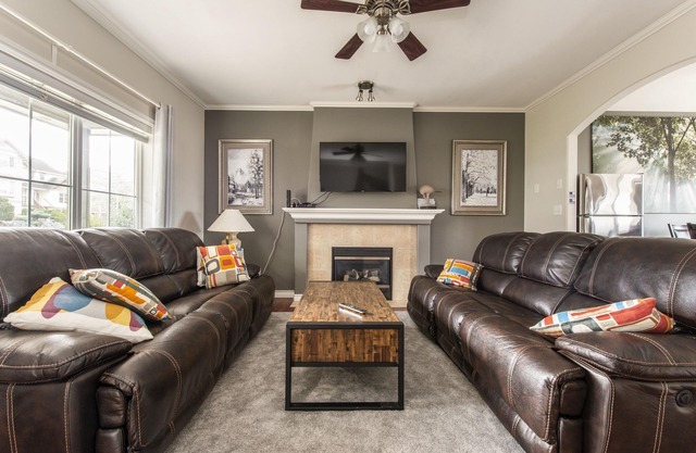 Chilliwack Family Nest, 4 bedroom, 6 beds
