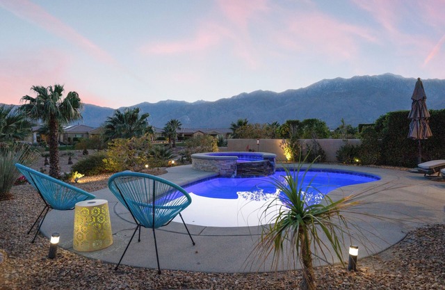 Chimayo Villa, Poolside Mtn, Views, close to PS