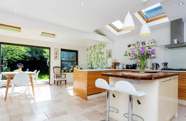 Chiswick Family Home, by Veeve