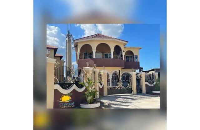 Christal Sunshine: 4-bedroom residential home.